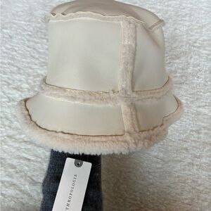 NWT Anthropologie Cream Sherpa Bucket Hat - one size
